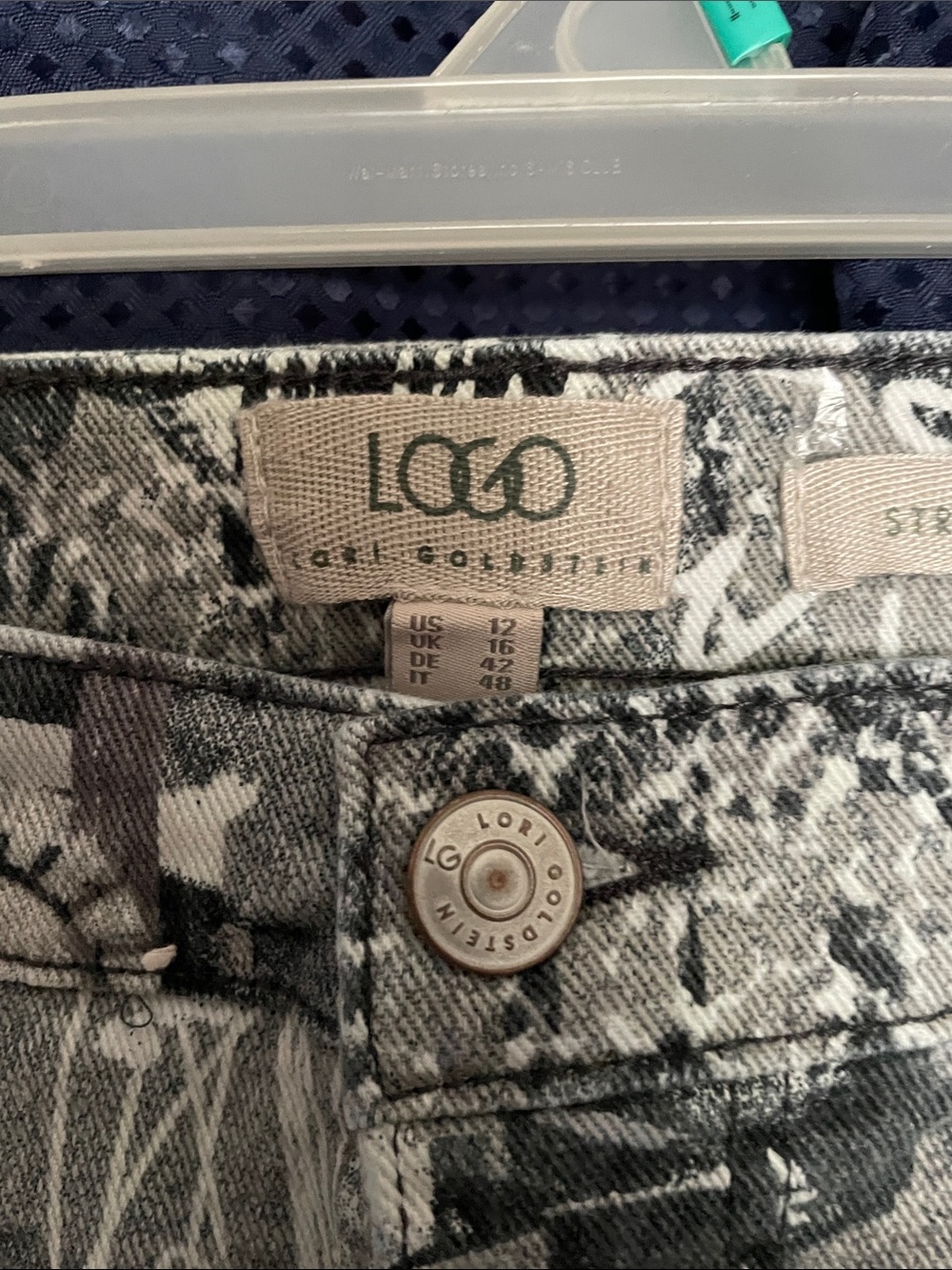 LOGO by Lori Goldstein Floral Abstract Capris - Gray Multi - Picture 2 of 11